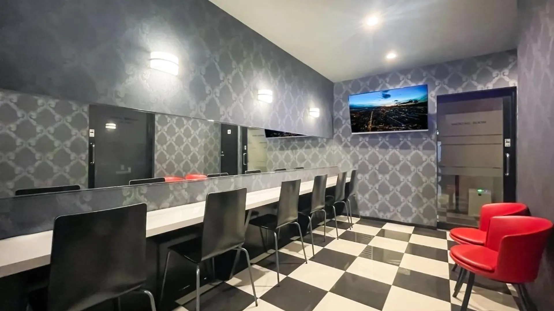 Hotel Amethyst Tokyo 2*,